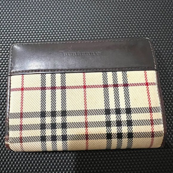Burberry Nova Check Kiss Lock Wallet - Picture 1 of 9